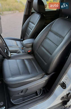 Внедорожник / Кроссовер Ford Kuga 2012 в 