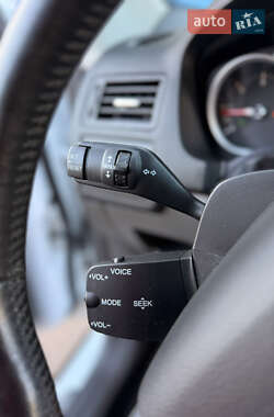 Внедорожник / Кроссовер Ford Kuga 2012 в 