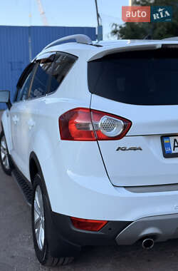 Внедорожник / Кроссовер Ford Kuga 2012 в 