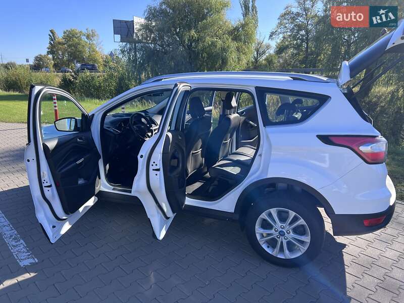 Внедорожник / Кроссовер Ford Kuga 2019 в Киеве