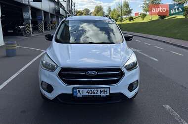 Внедорожник / Кроссовер Ford Kuga 2017 в Киеве