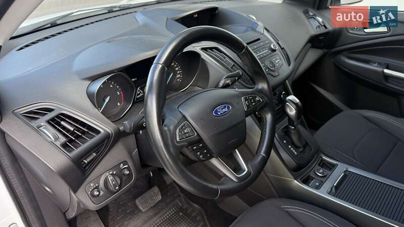 Внедорожник / Кроссовер Ford Kuga 2017 в Киеве