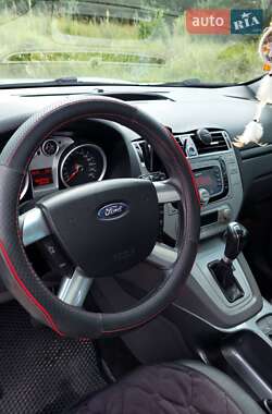 Внедорожник / Кроссовер Ford Kuga 2010 в 