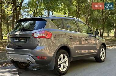 Внедорожник / Кроссовер Ford Kuga 2012 в 