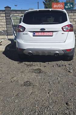 Внедорожник / Кроссовер Ford Kuga 2010 в 
