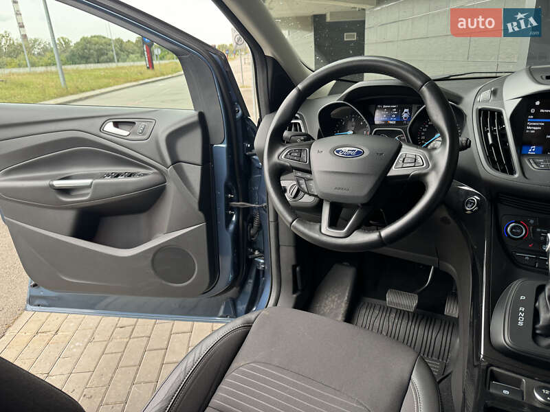 Внедорожник / Кроссовер Ford Kuga 2019 в Киеве