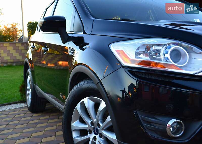 Внедорожник / Кроссовер Ford Kuga 2009 в Сарнах