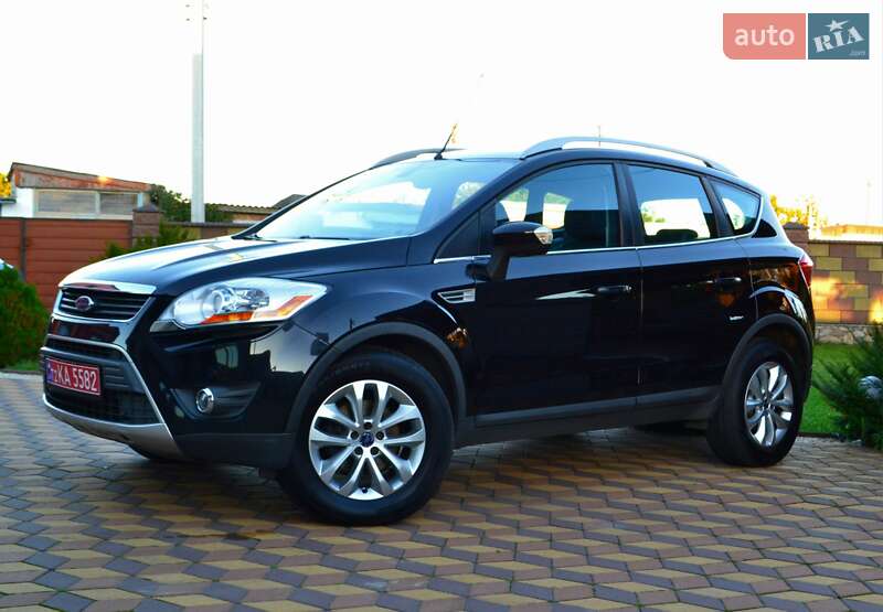 Внедорожник / Кроссовер Ford Kuga 2009 в Сарнах