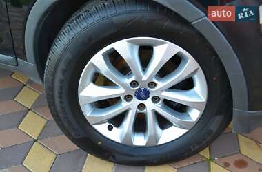 Внедорожник / Кроссовер Ford Kuga 2009 в 