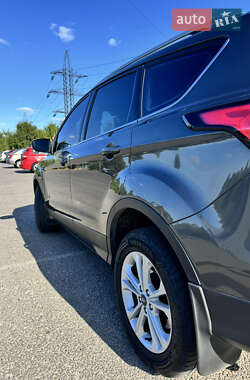 Внедорожник / Кроссовер Ford Kuga 2019 в 
