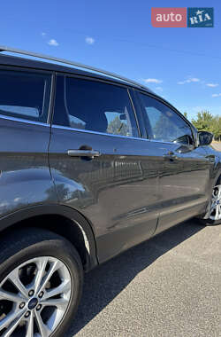 Внедорожник / Кроссовер Ford Kuga 2019 в 