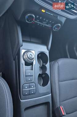 Внедорожник / Кроссовер Ford Kuga 2022 в 