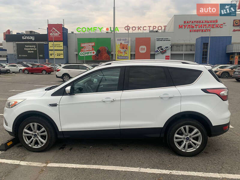 Внедорожник / Кроссовер Ford Kuga 2017 в Днепре
