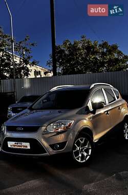 Внедорожник / Кроссовер Ford Kuga 2011 в 
