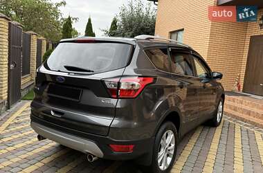 Внедорожник / Кроссовер Ford Kuga 2019 в 