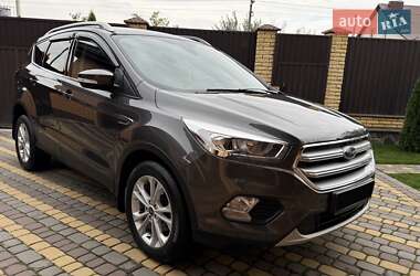 Внедорожник / Кроссовер Ford Kuga 2019 в 