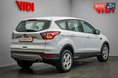 Внедорожник / Кроссовер Ford Kuga 2018 в 