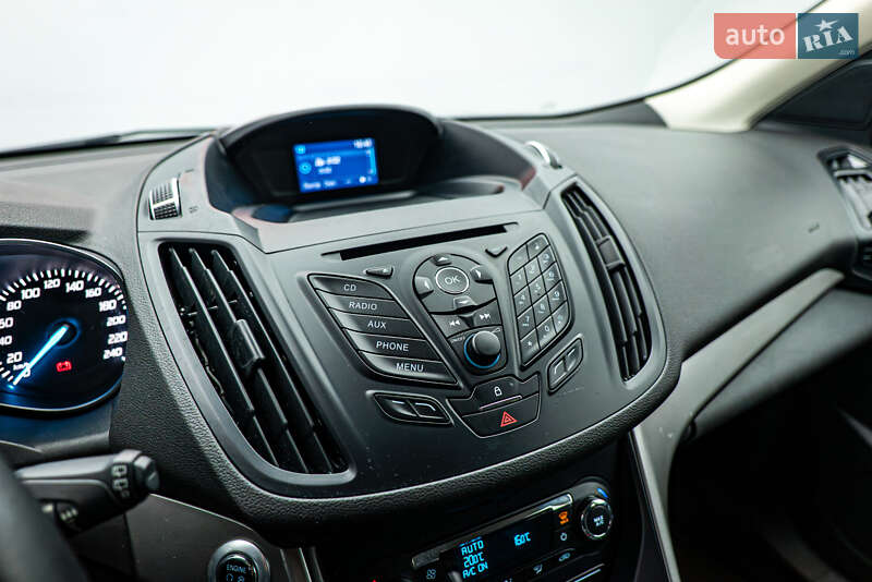 Внедорожник / Кроссовер Ford Kuga 2016 в Киеве
