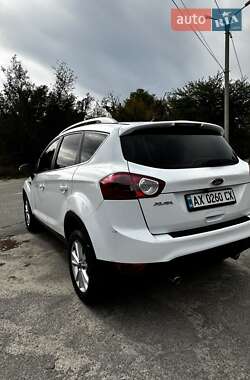 Внедорожник / Кроссовер Ford Kuga 2012 в 