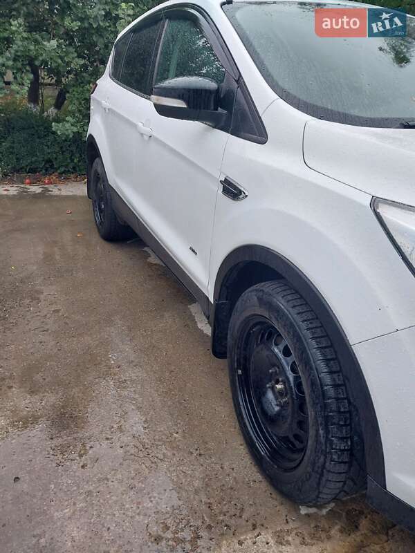 Внедорожник / Кроссовер Ford Kuga 2017 в Киеве