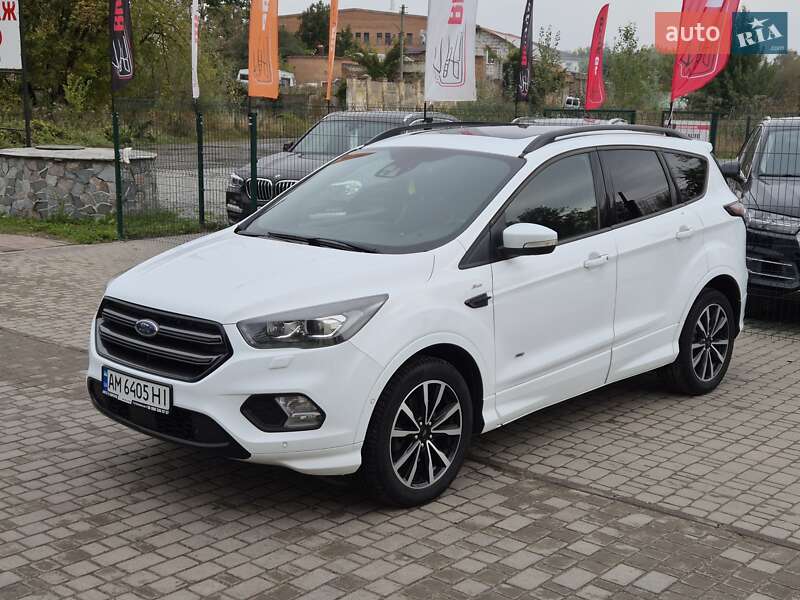 Внедорожник / Кроссовер Ford Kuga 2017 в Бердичеве