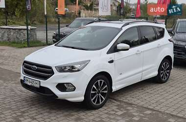 Внедорожник / Кроссовер Ford Kuga 2017 в 