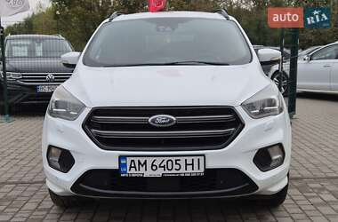 Внедорожник / Кроссовер Ford Kuga 2017 в 