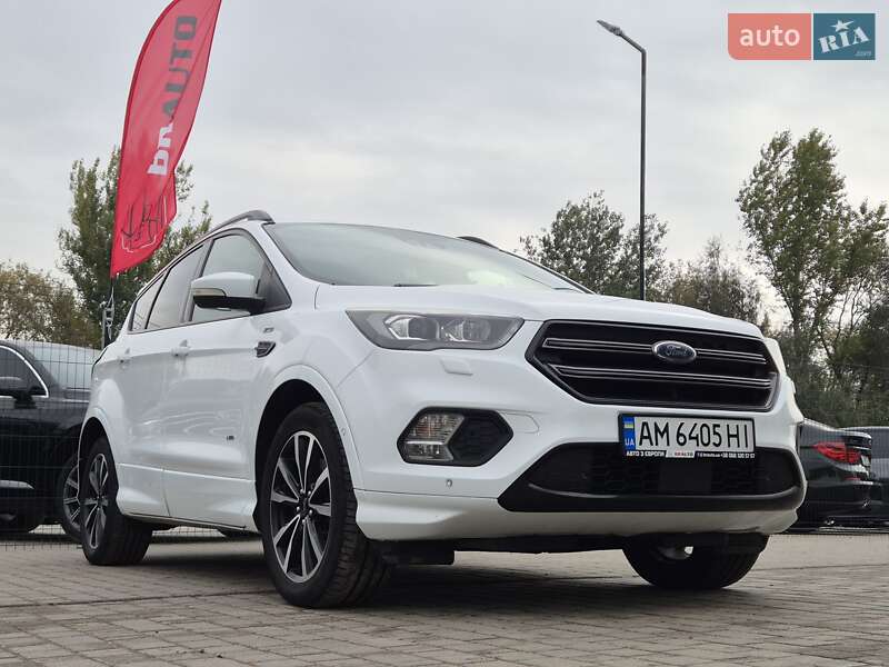 Внедорожник / Кроссовер Ford Kuga 2017 в Бердичеве