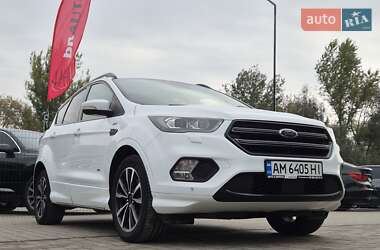 Внедорожник / Кроссовер Ford Kuga 2017 в 
