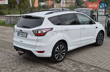 Внедорожник / Кроссовер Ford Kuga 2017 в 