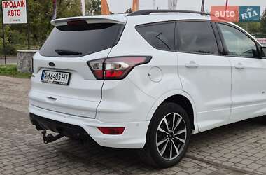 Внедорожник / Кроссовер Ford Kuga 2017 в 