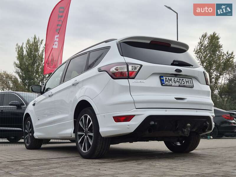Внедорожник / Кроссовер Ford Kuga 2017 в Бердичеве