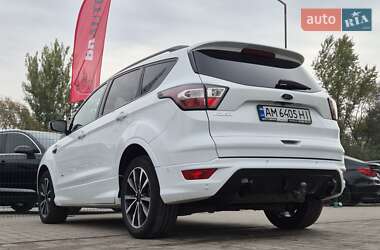 Внедорожник / Кроссовер Ford Kuga 2017 в 