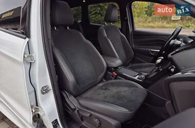 Внедорожник / Кроссовер Ford Kuga 2017 в 