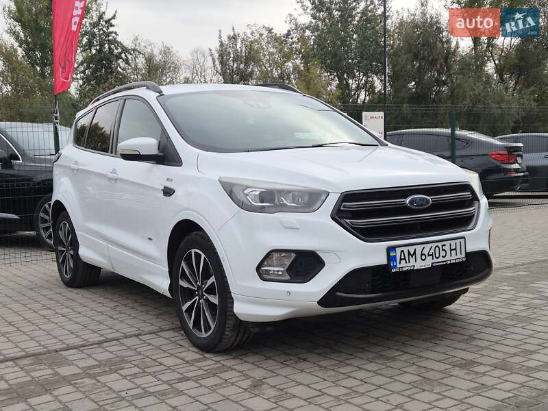 Внедорожник / Кроссовер Ford Kuga 2017 в Бердичеве
