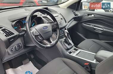 Внедорожник / Кроссовер Ford Kuga 2017 в 