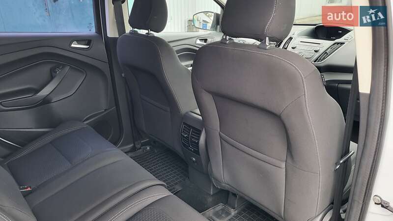 Внедорожник / Кроссовер Ford Kuga 2017 в Киеве