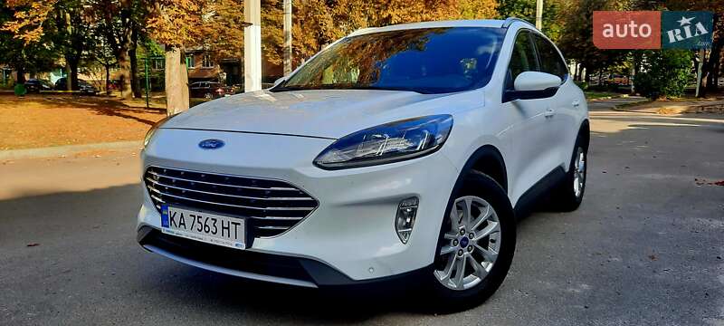 Внедорожник / Кроссовер Ford Kuga 2021 в Харькове