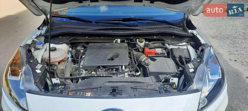 Внедорожник / Кроссовер Ford Kuga 2021 в Харькове