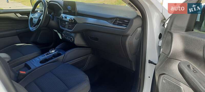 Внедорожник / Кроссовер Ford Kuga 2021 в Харькове