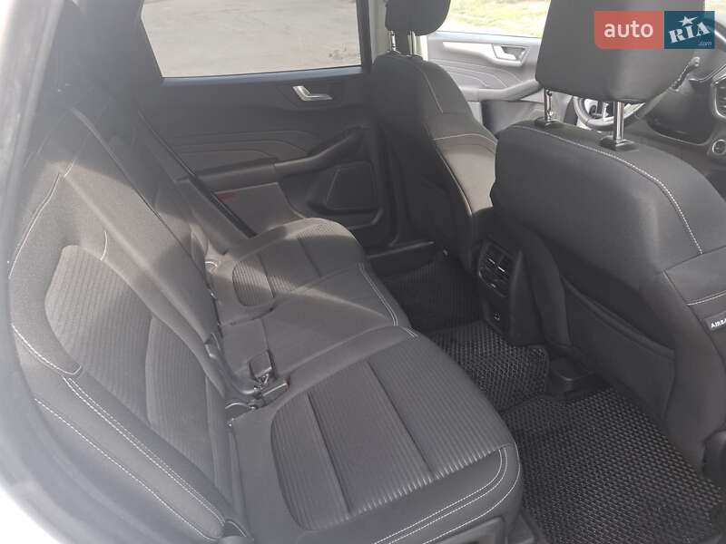 Внедорожник / Кроссовер Ford Kuga 2021 в Киеве