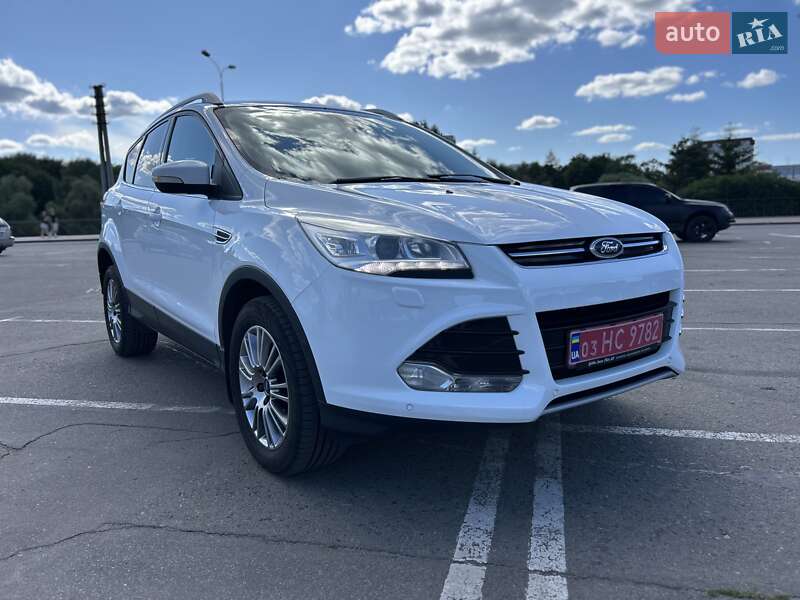 Позашляховик / Кросовер Ford Kuga 2014 в Києві
