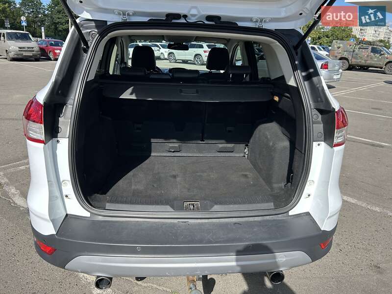 Позашляховик / Кросовер Ford Kuga 2014 в Києві