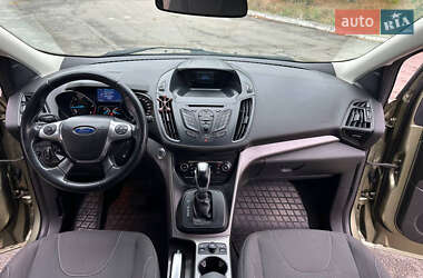 Внедорожник / Кроссовер Ford Kuga 2013 в 