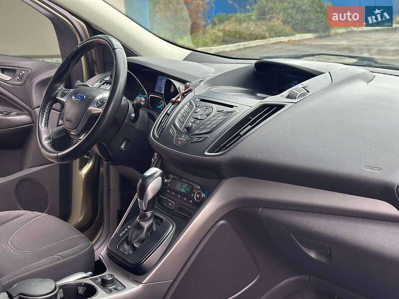 Внедорожник / Кроссовер Ford Kuga 2013 в Днепре