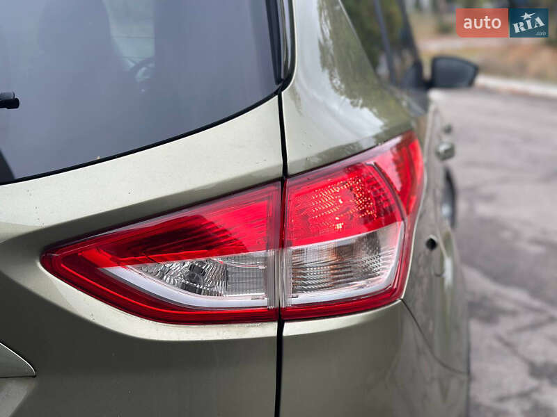 Внедорожник / Кроссовер Ford Kuga 2013 в Днепре