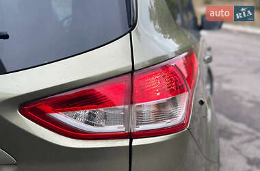 Внедорожник / Кроссовер Ford Kuga 2013 в 