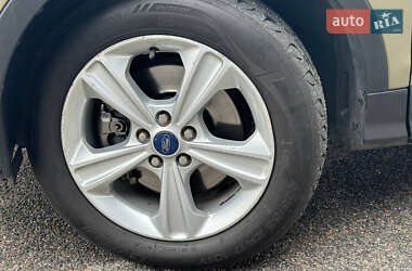 Внедорожник / Кроссовер Ford Kuga 2013 в 
