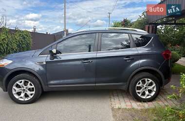 Внедорожник / Кроссовер Ford Kuga 2010 в 