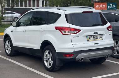 Внедорожник / Кроссовер Ford Kuga 2016 в 